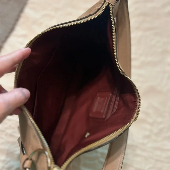 Coach Tan Shoulder Bag with Minimalist Design - Picture 6 of 9